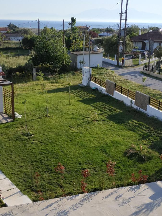 Hill Sun Luxury Suites Nea Iraklia Exterior foto