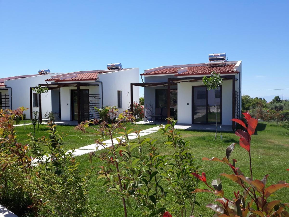 Hill Sun Luxury Suites Nea Iraklia Exterior foto