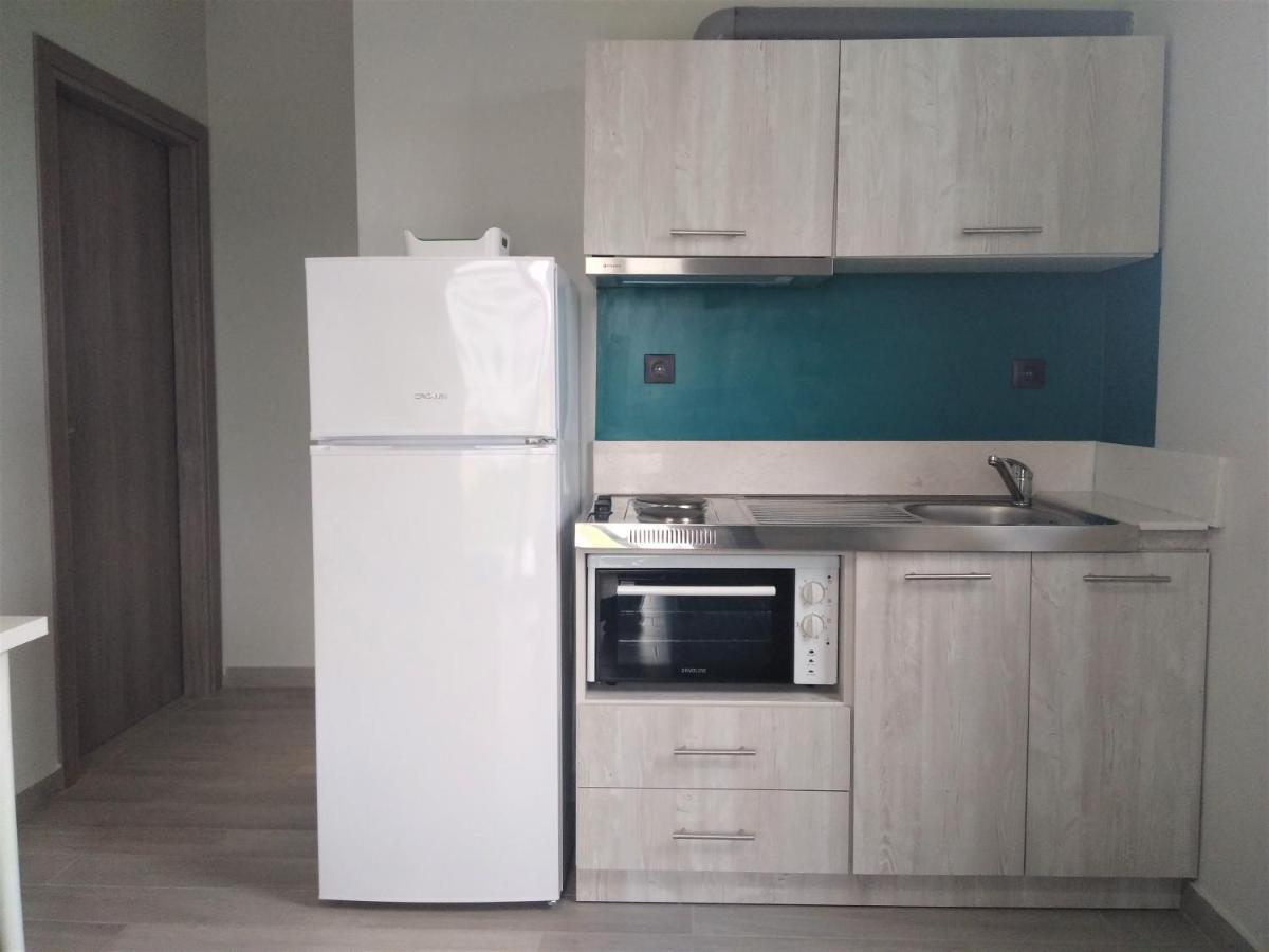 Hill Sun Luxury Suites Nea Iraklia Exterior foto