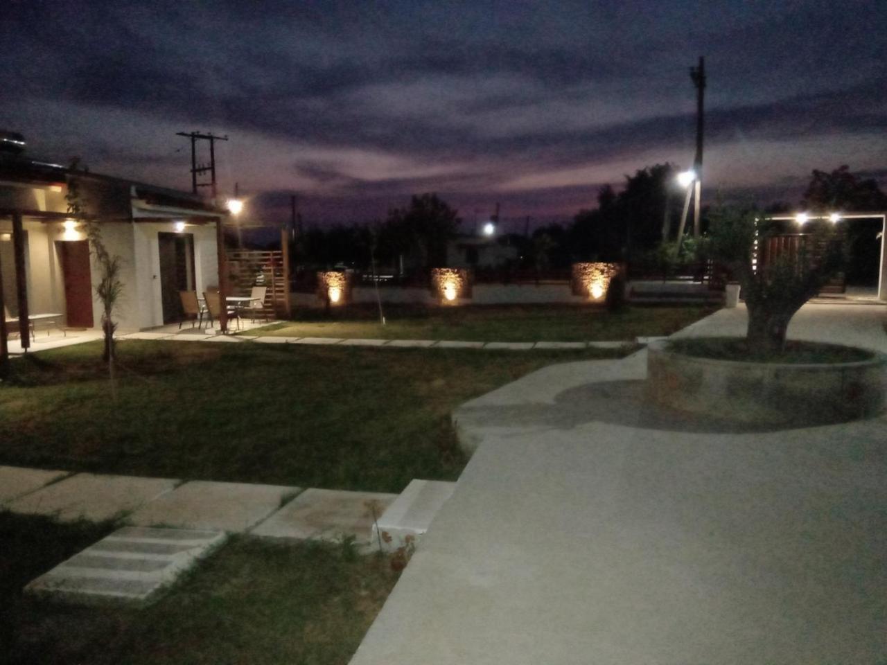 Hill Sun Luxury Suites Nea Iraklia Exterior foto